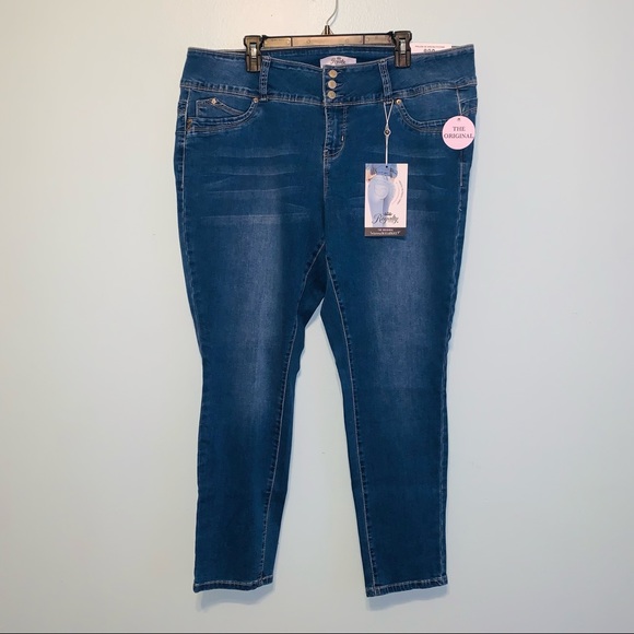 Royalty For Me plus size jeans - Picture 2 of 3